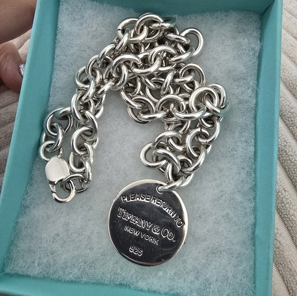 Authentic Tiffany and co. 925 Necklace - Picture 3 of 7